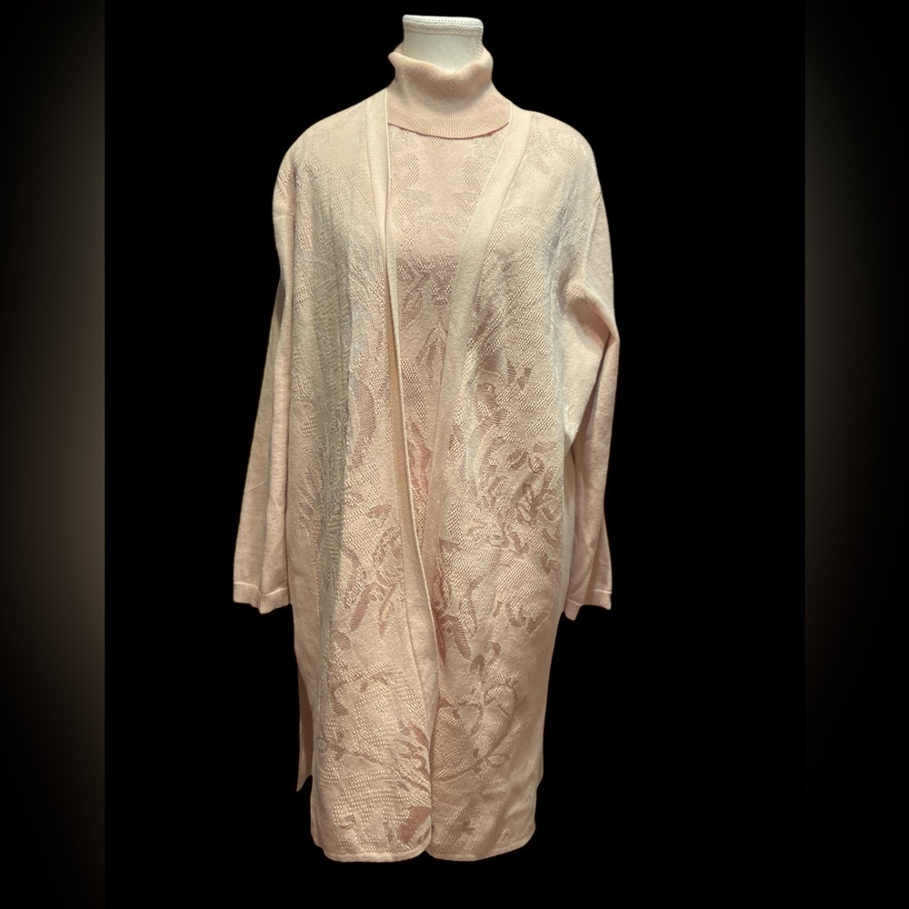 CHICOS 2 piece sweater set size 3 light peach color
M/05​